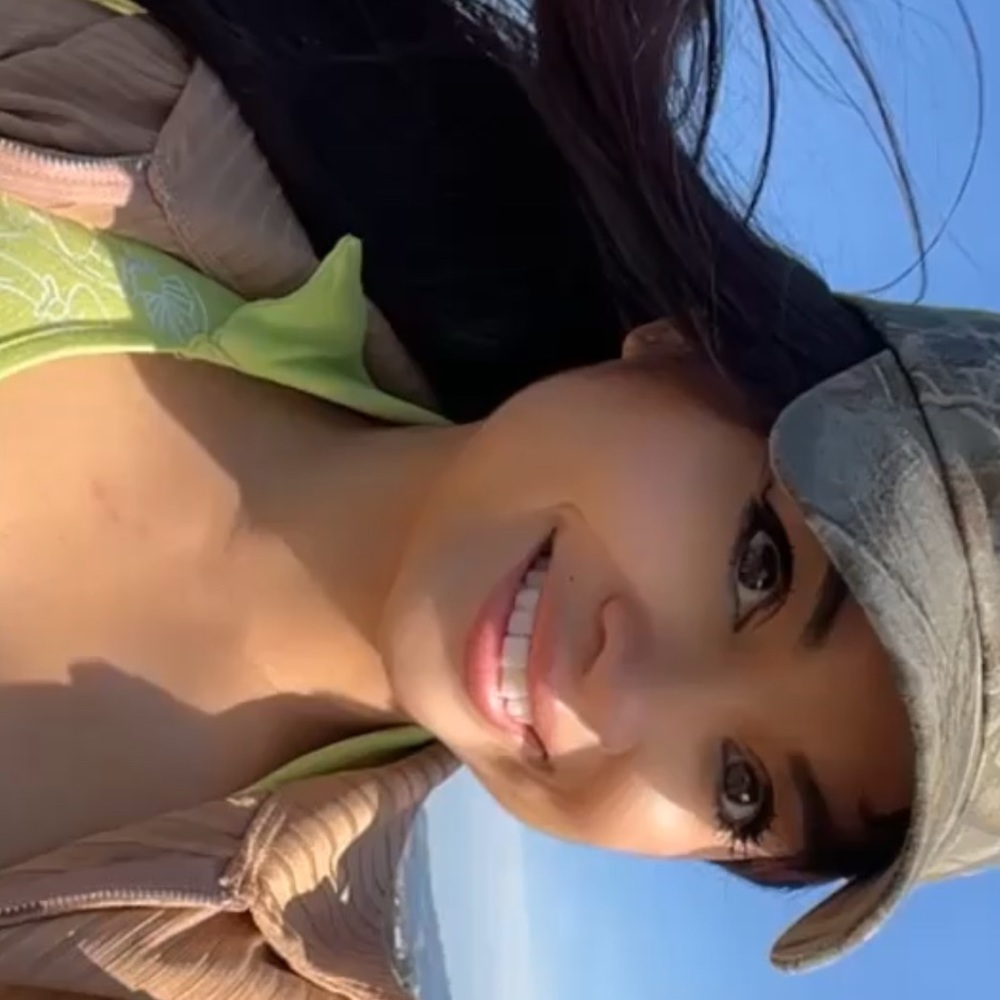 Meet your Posher, Clarice